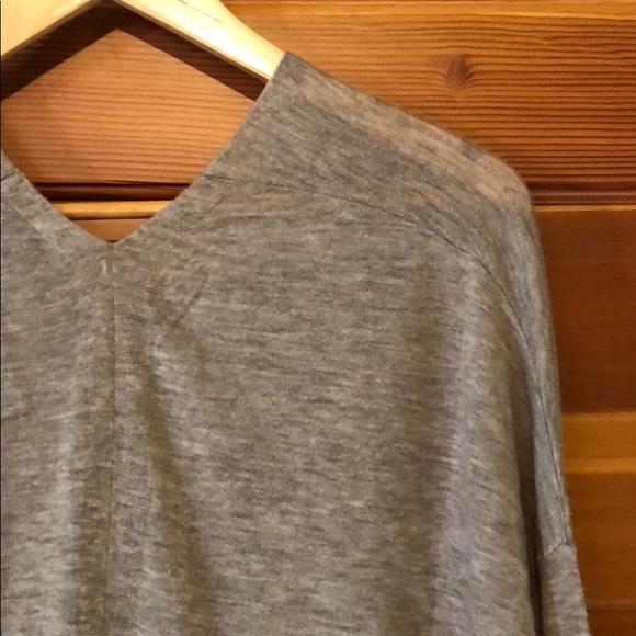 New Vince wool v-neck center seam pullover sweater - Picture 7 of 11